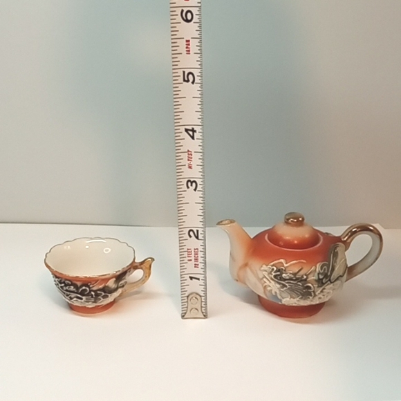 Vintage dragonware moriage teacup and teapot with wooden display. No flaws - Picture 7 of 8